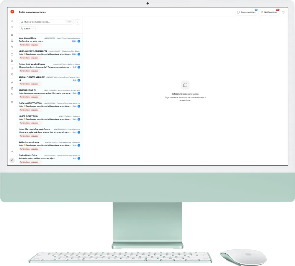 Bandeja de conversaciones de WhatsApp de todos los clientes del despacho